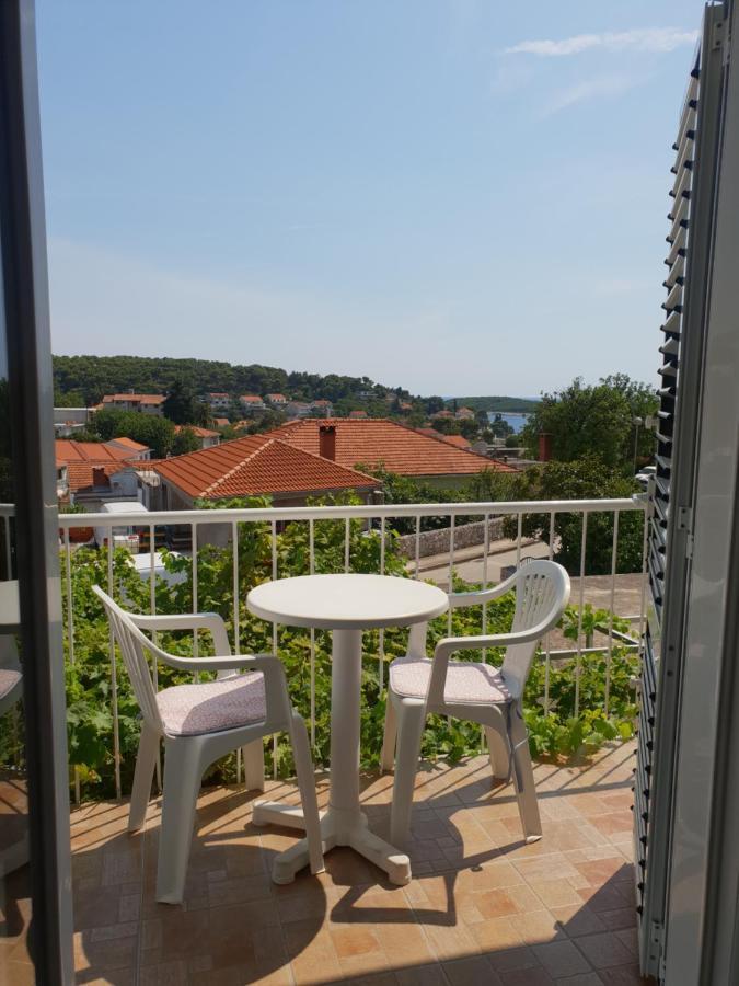 Luka'S Lodge Guesthouse & Hostel Hvar Town Eksteriør billede