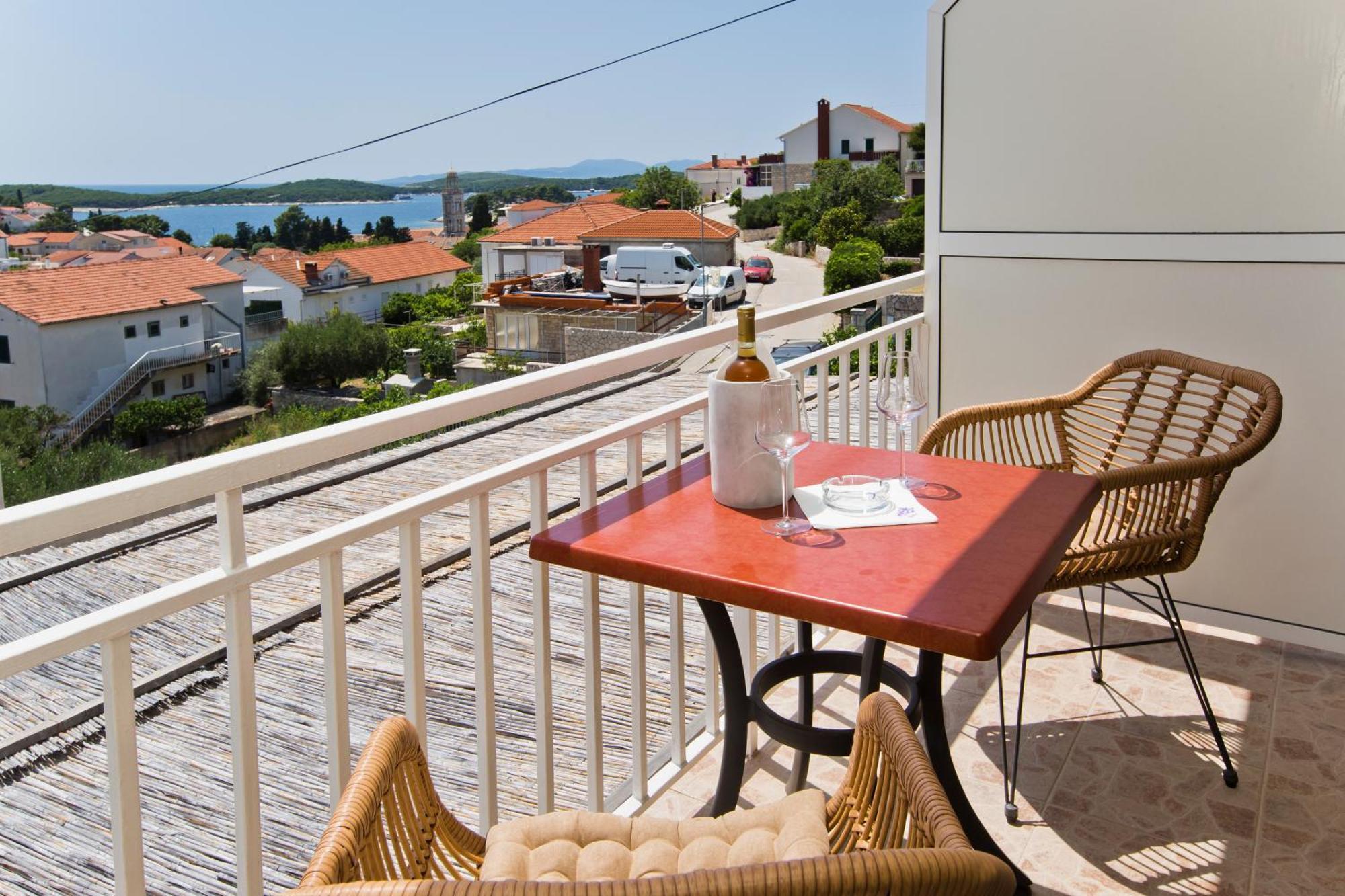 Luka'S Lodge Guesthouse & Hostel Hvar Town Eksteriør billede