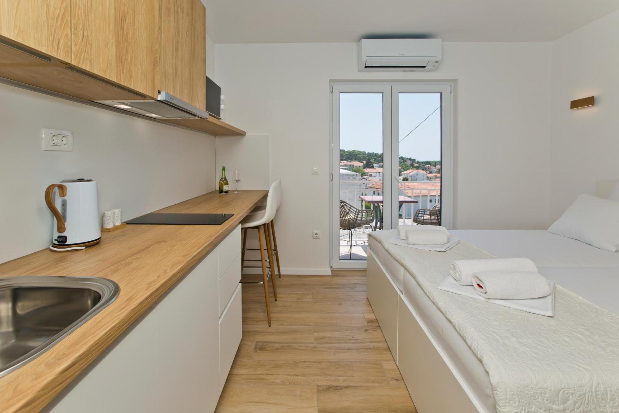 Luka'S Lodge Guesthouse & Hostel Hvar Town Eksteriør billede