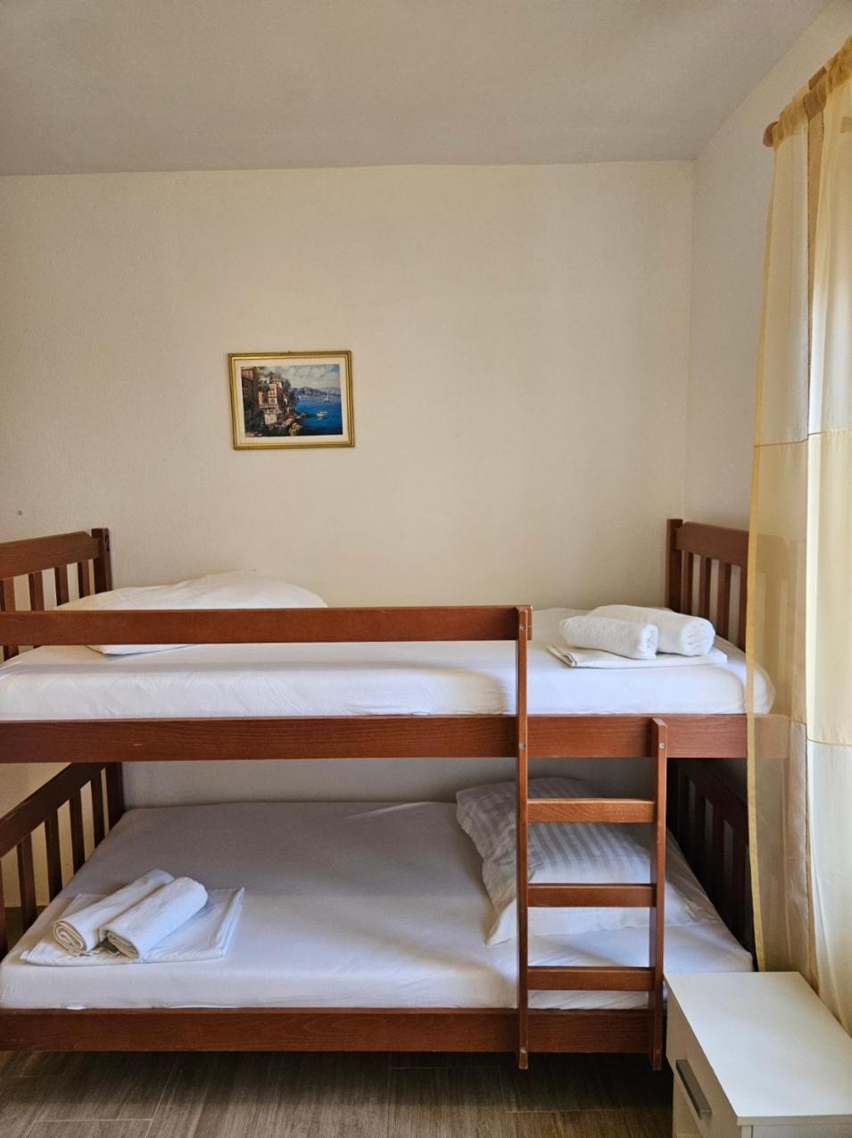 Luka'S Lodge Guesthouse & Hostel Hvar Town Eksteriør billede